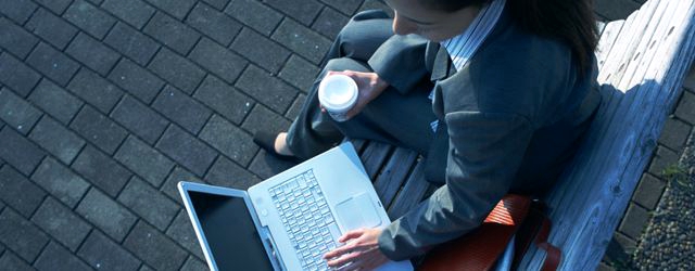 データ保存とパソコン。バックアップが出来るメディア用品。